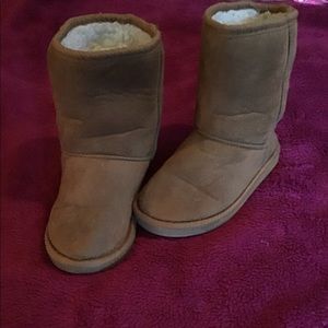 Girls boots